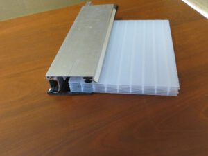 Aluminium zijprofiel – Schroefbaar compleet voor 16 mm plaat