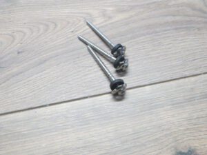 RVS schroef 4,5 x 70 met ring