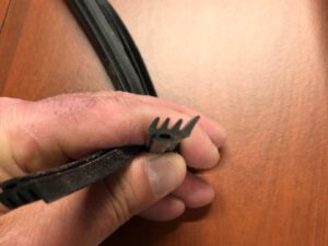 Afdichtingsrubber zwart voor de aluminium profielen € 1,75 per meter