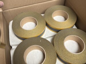 Ventilerende tape voor 16 mm polycarbonaat plaat rol van 25 m1